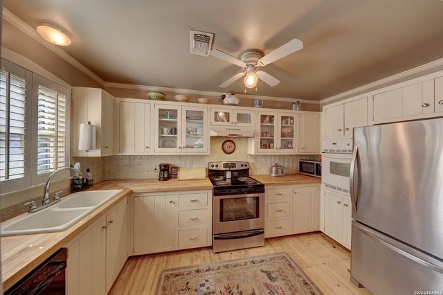 507 W Travis, Fredericksburg, TX 78624