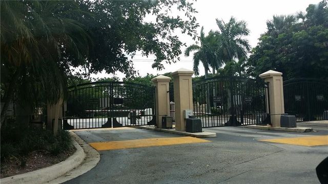 4221 W Mcnab Road 29, Pompano Beach, FL 33069