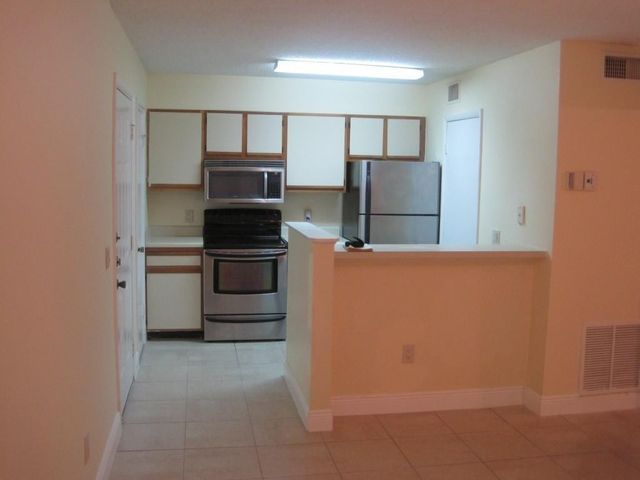 4221 W Mcnab Road 29, Pompano Beach, FL 33069