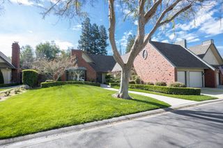 2555 W Bluff Avenue # 143, Fresno, CA 93711