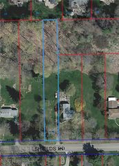 Shields Road, Canfield, OH 44406