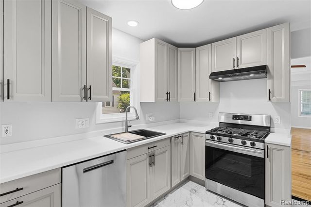 1709 Michigan Avenue, Bay City, MI 48708