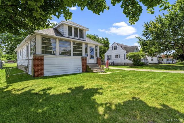 1709 Michigan Avenue, Bay City, MI 48708