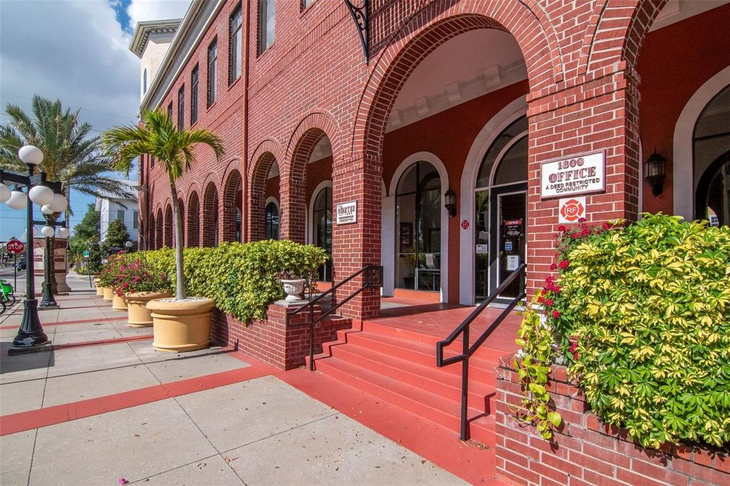 Image 39 of property listing at 2010 E PALM AVENUE 15310, Tampa, FL 33605