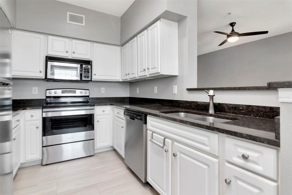 Image 7 of property listing at 2010 E PALM AVENUE 15310, Tampa, FL 33605
