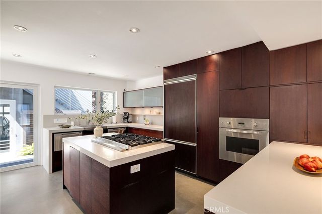 27 Driftwood Street, Marina Del Rey, CA 90292