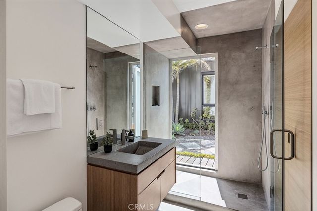 27 Driftwood Street, Marina Del Rey, CA 90292