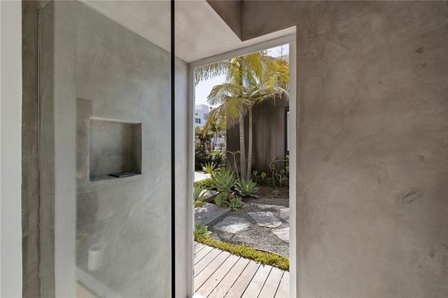 27 Driftwood Street, Marina Del Rey, CA 90292