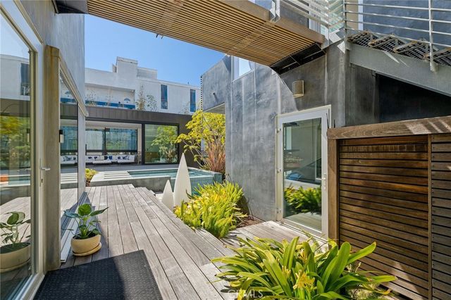 27 Driftwood Street, Marina Del Rey, CA 90292