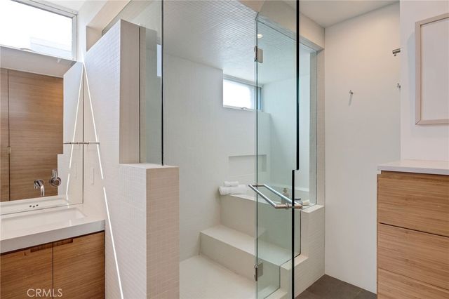 27 Driftwood Street, Marina Del Rey, CA 90292