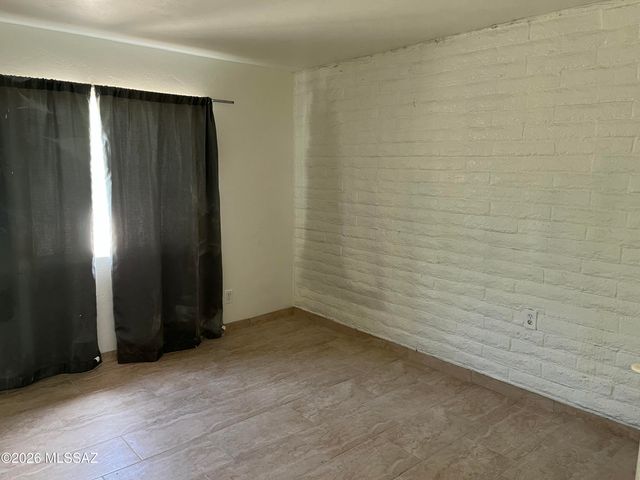 9220 W Ira Street, Tucson, AZ 85735