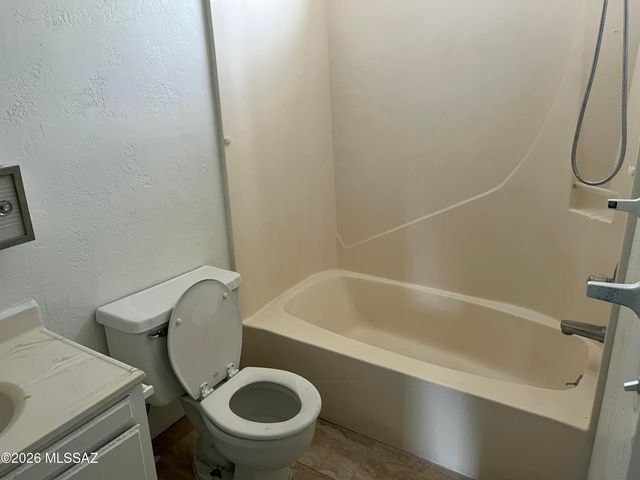 9220 W Ira Street, Tucson, AZ 85735