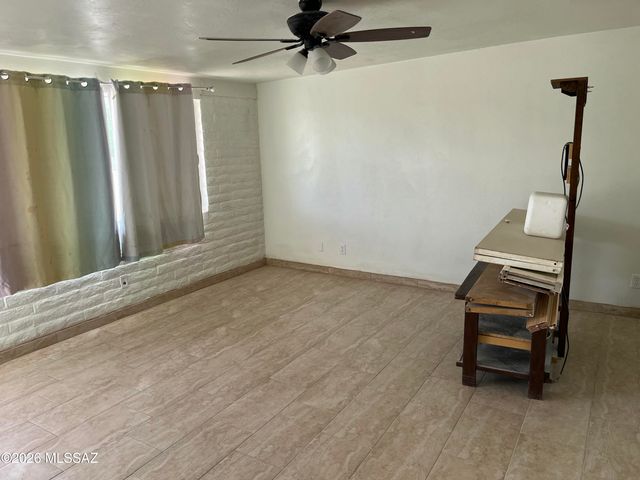 9220 W Ira Street, Tucson, AZ 85735