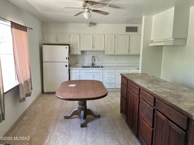 9220 W Ira Street, Tucson, AZ 85735