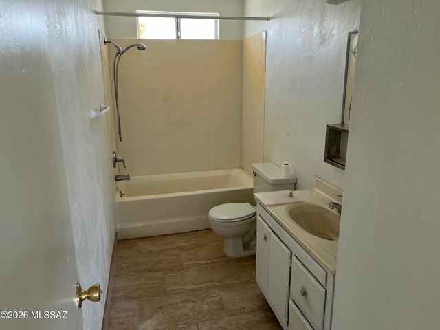 9220 W Ira Street, Tucson, AZ 85735