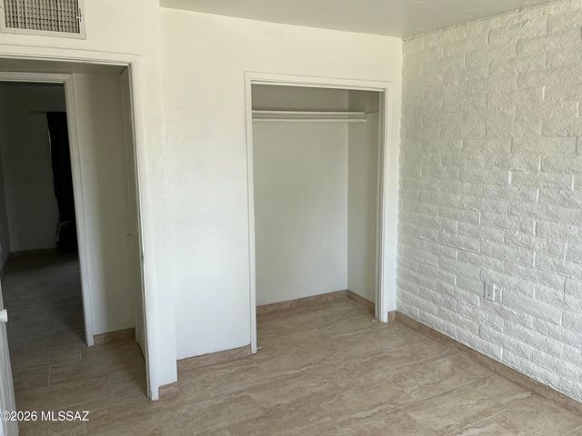9220 W Ira Street, Tucson, AZ 85735