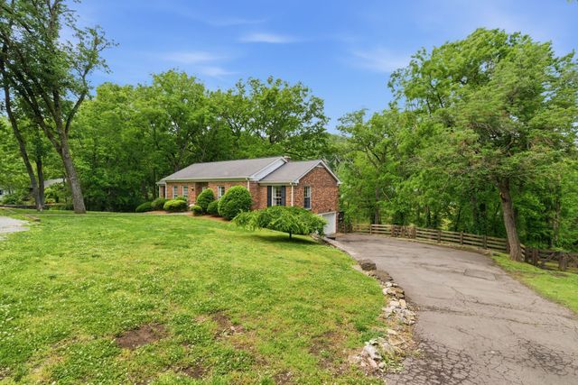 5802 Vine Ridge Dr, Nashville, TN 37205