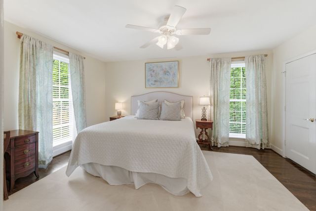 5802 Vine Ridge Dr, Nashville, TN 37205