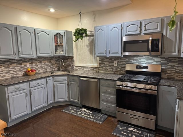 401 Woodland Ave, Roselle Park Boro, NJ 07204