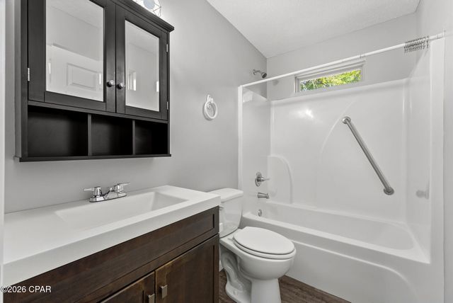 4936 Long Lake Ridge Drive, Chipley, FL 32428