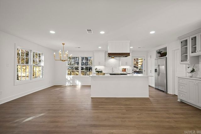 10600 Crestdale Lane, Little Rock, AR 72212