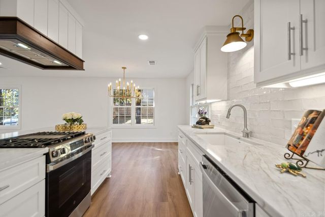 10600 Crestdale Lane, Little Rock, AR 72212