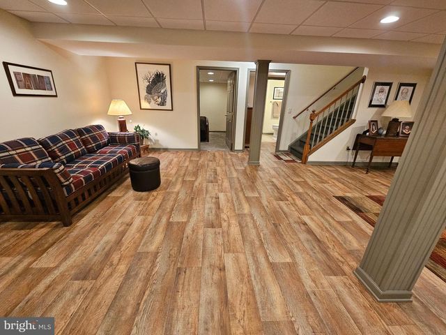 25 SUMMER BREEZE LN, Chambersburg, PA 17202