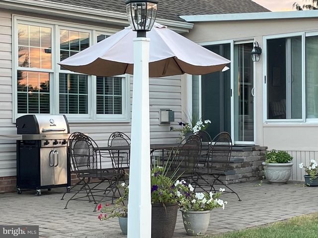 25 SUMMER BREEZE LN, Chambersburg, PA 17202