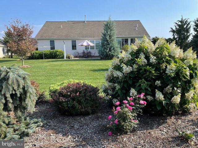 25 SUMMER BREEZE LN, Chambersburg, PA 17202
