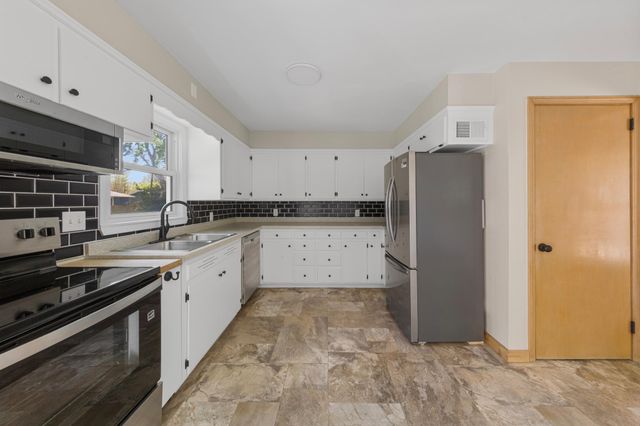 123 Thayer Avenue, Mankato, MN 56001