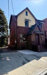 5204 Fairview Ter, West New York Town, NJ 07093