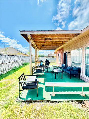 1208 Rio Vista Drive, Desoto, TX 75115