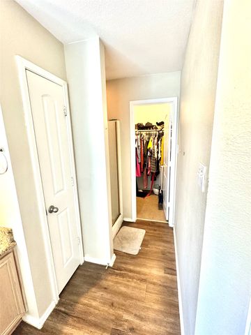 1208 Rio Vista Drive, Desoto, TX 75115