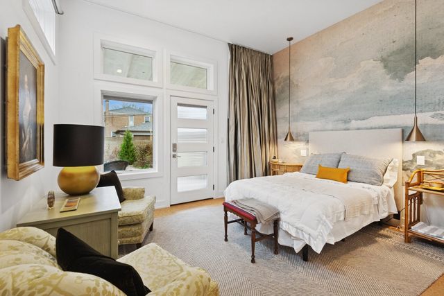 3310 Hayes Street, Evanston, IL 60201