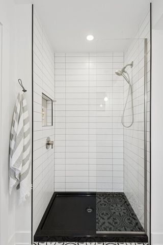 3310 Hayes Street, Evanston, IL 60201