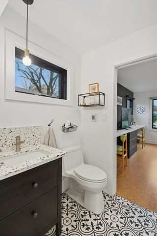 3310 Hayes Street, Evanston, IL 60201