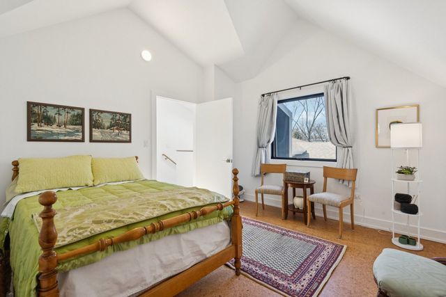 3310 Hayes Street, Evanston, IL 60201