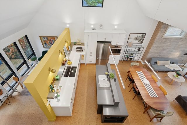 3310 Hayes Street, Evanston, IL 60201