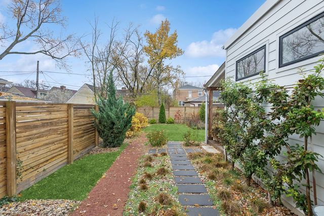 3310 Hayes Street, Evanston, IL 60201