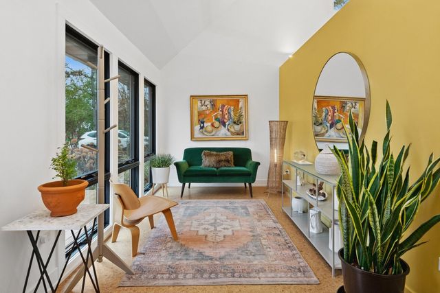 3310 Hayes Street, Evanston, IL 60201