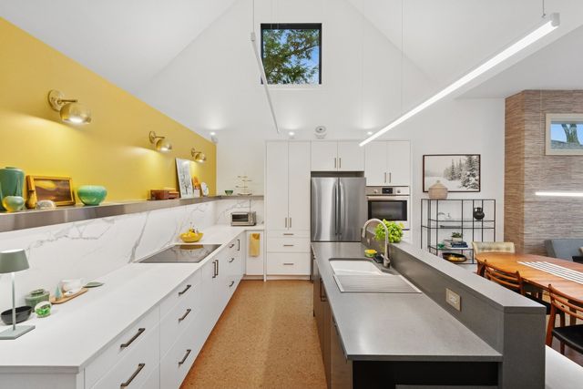 3310 Hayes Street, Evanston, IL 60201