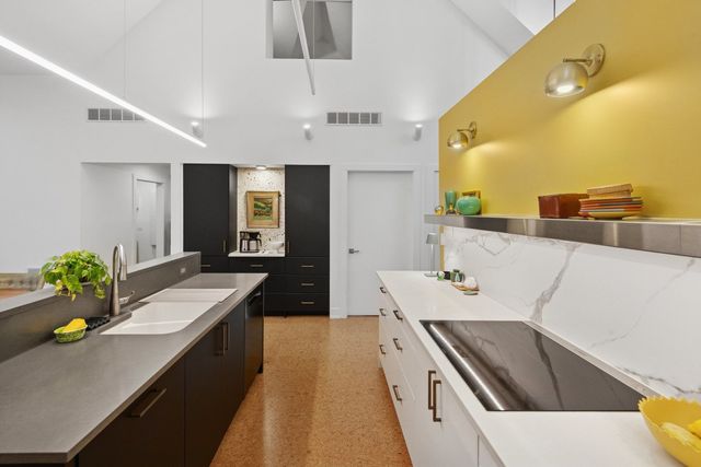 3310 Hayes Street, Evanston, IL 60201