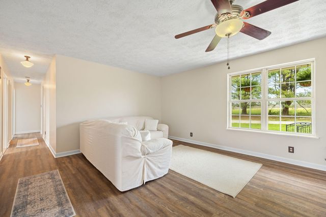 3037 Clear Springs Drive, London, KY 40744