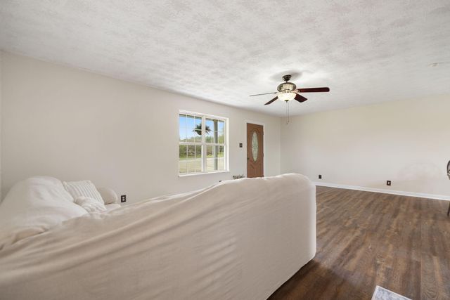 3037 Clear Springs Drive, London, KY 40744