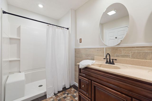 3037 Clear Springs Drive, London, KY 40744