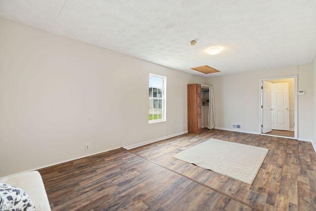 3037 Clear Springs Drive, London, KY 40744