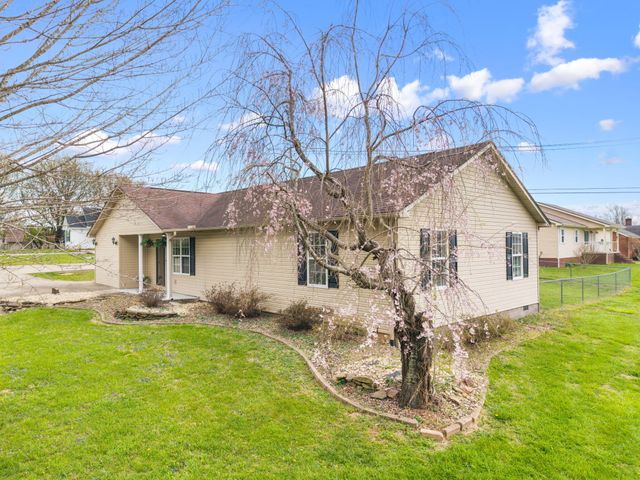 3037 Clear Springs Drive, London, KY 40744
