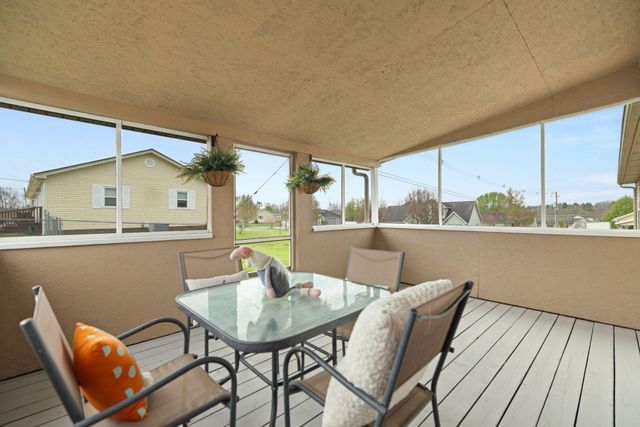 3037 Clear Springs Drive, London, KY 40744