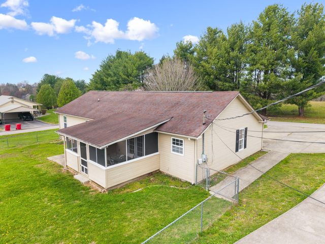 3037 Clear Springs Drive, London, KY 40744