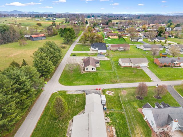 3037 Clear Springs Drive, London, KY 40744